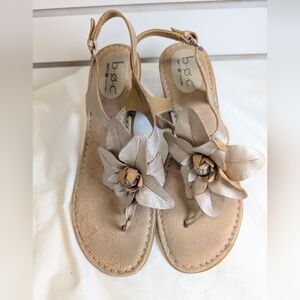 Born B.O.C. Concept  Acacia Sz 9 flower flat sandal/ champagne color